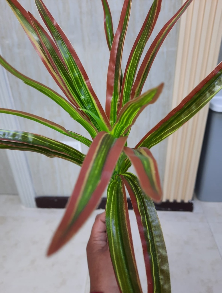 ARTIFICIAL GRASS LEAF RED EDGE CHLORROPHYTUM